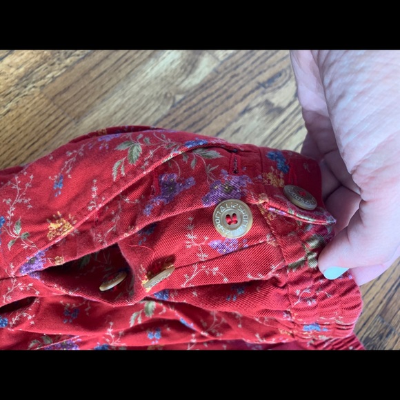 Liz Sport vintage red paisley shorts side button - Picture 3 of 4
